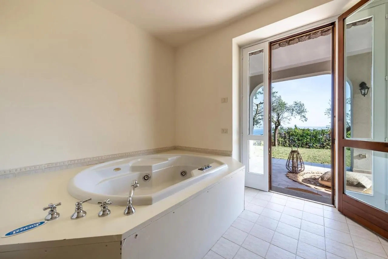 Villa Villaro Lake View Gardone Riviera Italien