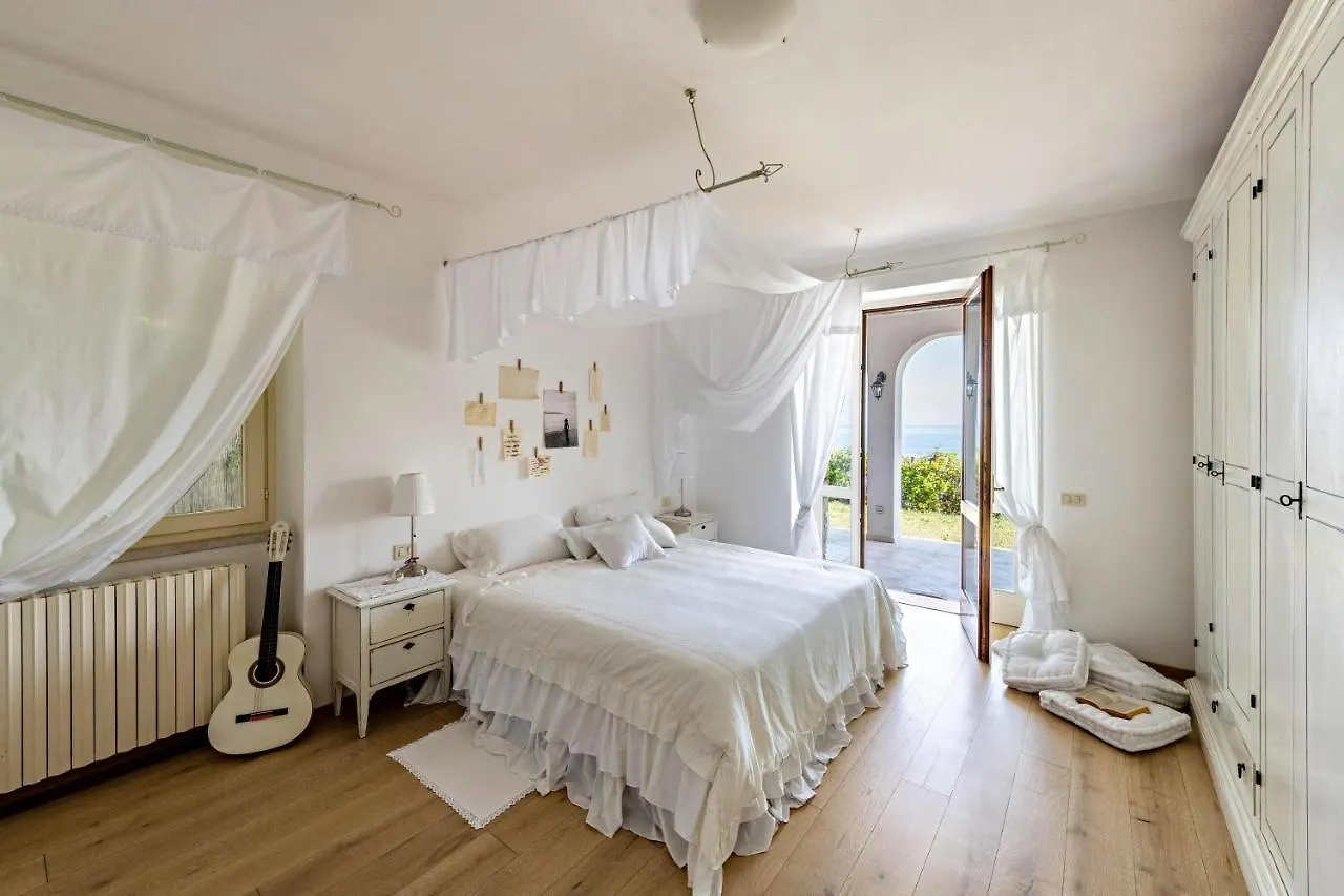 Villaro Lake View Gardone Riviera Villa